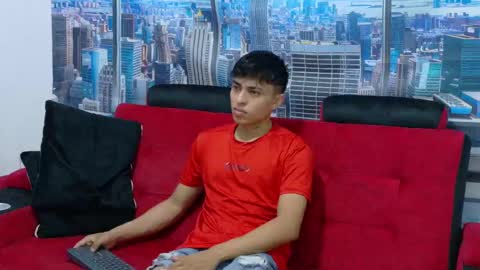 Snapshot of max_latin_ chatting on February 2025 12:00:02 PM max_latin_ online show from February 2025 12:00:02 PM