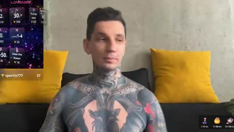 Snapshot of max_reaves chatting on October 2025 05:30:01 AM online show from October 2025 05:30:01 AM