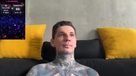 Snapshot of max_reaves chatting on November 2025 06:02:02 AM online show from November 2025 06:02:02 AM