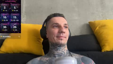 Snapshot of max_reaves chatting on November 2025 07:05:02 AM online show from November 2025 07:05:02 AM