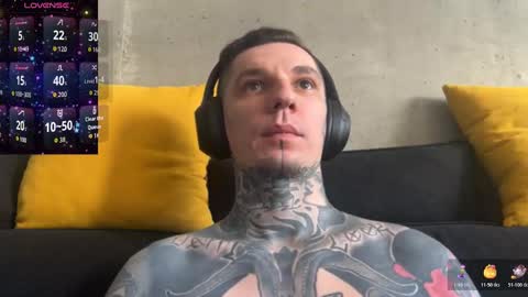 Snapshot of max_reaves chatting on November 2025 05:13:02 AM online show from November 2025 05:13:02 AM