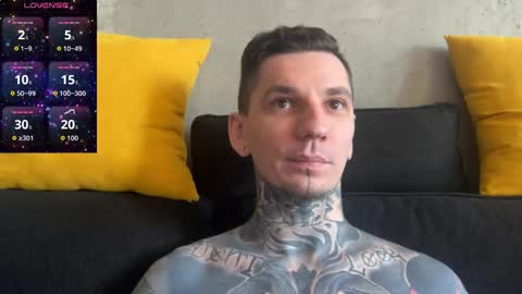 Snapshot of max_reaves chatting on November 2025 05:18:02 AM online show from November 2025 05:18:02 AM