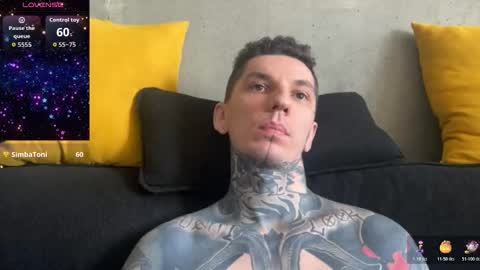 Snapshot of max_reaves chatting on November 2025 06:49:01 AM online show from November 2025 06:49:01 AM