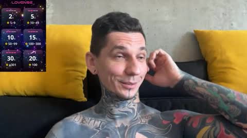 Snapshot of max_reaves chatting on December 2025 07:06:02 AM online show from December 2025 07:06:02 AM