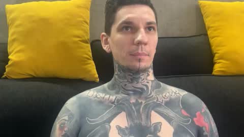 Snapshot of max_reaves chatting on December 2025 05:57:02 AM online show from December 2025 05:57:02 AM