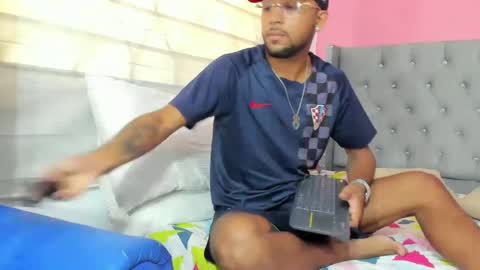 max_sexyhot26 online show from February 2025 06:39:01 PM