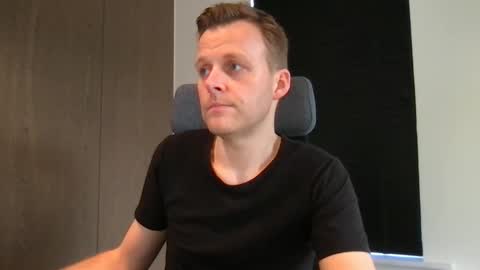 Max take off clothes online show from February 2025 07:56:02 AM