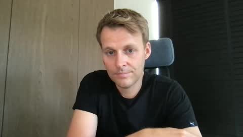 Max take off clothes online show from September 2025 08:04:01 AM