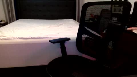 maxblairwood online show from June 2026 12:52:02 AM