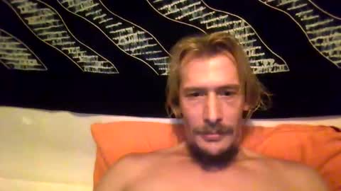 Snapshot of maxi210408 chatting on November 2025 12:02:01 AM maxi210408 online show from November 2025 12:02:01 AM