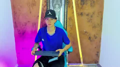 Snapshot of maxi_castro18 chatting on June 2026 04:53:02 AM maximo online show from June 2026 04:53:02 AM