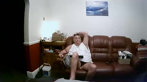 MAX online show from February 2025 03:43:01 AM