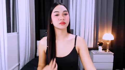 maxie greyson online show from November 2025 07:46:02 AM