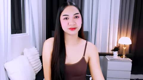 maxie greyson online show from December 2025 06:18:01 AM