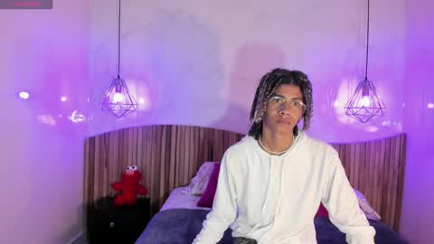 Snapshot of maxim_walker chatting on January 2025 03:05:02 AM maxim online show from January 2025 03:05:02 AM