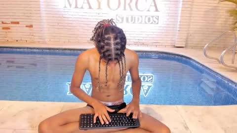 Snapshot of maxim_walker chatting on February 2025 06:17:02 AM maxim online show from February 2025 06:17:02 AM