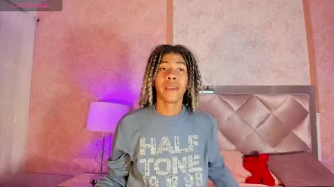 Snapshot of maxim_walker chatting on February 2025 03:04:02 AM maxim online show from February 2025 03:04:02 AM