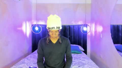 Snapshot of maxim_walker chatting on November 2025 03:05:01 AM maxim online show from November 2025 03:05:01 AM