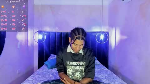 Snapshot of maxim_walker chatting on November 2025 03:05:02 AM maxim online show from November 2025 03:05:02 AM