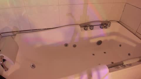 Snapshot of maxim_walker chatting on November 2025 05:54:01 AM maxim online show from November 2025 05:54:01 AM