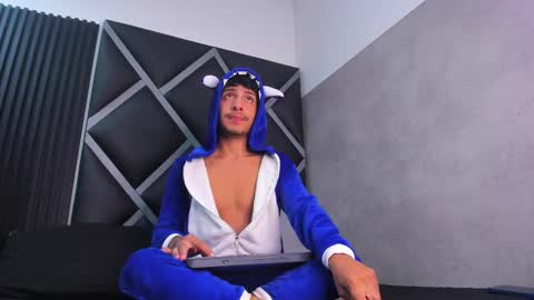 Snapshot of maximiliano_jam chatting on September 2025 03:51:01 AM maxi online show from September 2025 03:51:01 AM