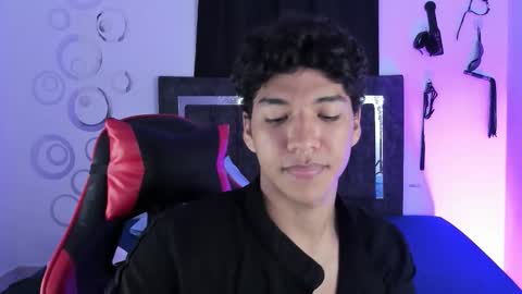 Maximiliano online show from November 2025 07:46:02 PM