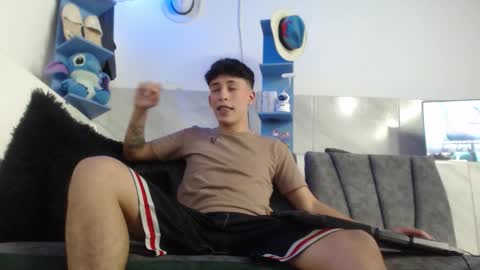 maximilianobull online show from December 2025 04:33:01 PM