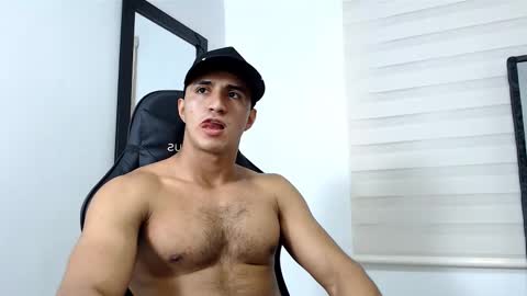 Maximo Sebastian online show from February 2025 01:56:01 AM