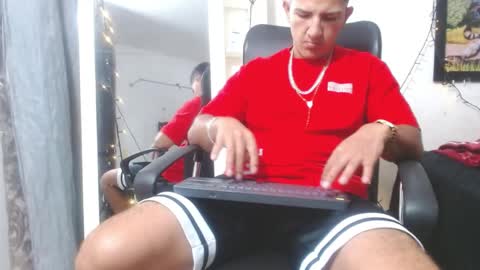 maximo_ston online show from April 2026 10:01:02 PM