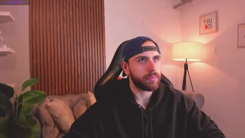 Maximo Wolf online show from April 2026 01:11:02 AM