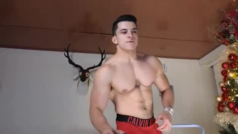 Snapshot of maximohoot chatting on January 2025 11:17:01 PM Sebastian online show from January 2025 11:17:01 PM