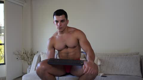 Snapshot of maximohoot chatting on January 2025 09:02:01 PM Sebastian online show from January 2025 09:02:01 PM