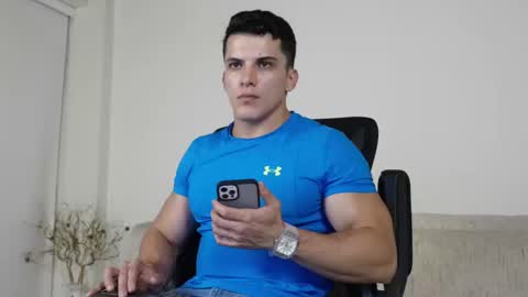 Snapshot of maximohoot chatting on March 2025 11:05:01 PM Sebastian online show from March 2025 11:05:01 PM