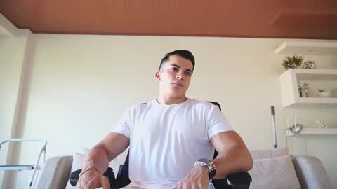 Snapshot of maximohoot chatting on October 2025 08:49:02 PM Sebastian online show from October 2025 08:49:02 PM