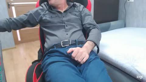 maximus3334 online show from April 2026 10:05:01 AM