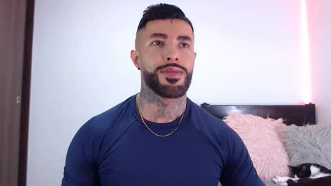 Independent Model online show from January 2026 04:28:02 AM