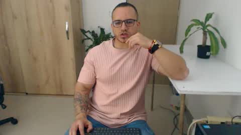 Snapshot of maximussantorini chatting on April 2026 11:09:02 PM maximus online show from April 2026 11:09:02 PM