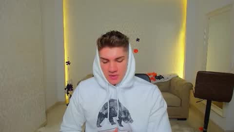 MaxKaiden online show from October 2025 05:55:02 AM