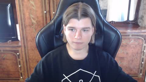 Snapshot of maxplay18 chatting on December 2024 11:30:02 AM Max online show from December 2024 11:30:02 AM