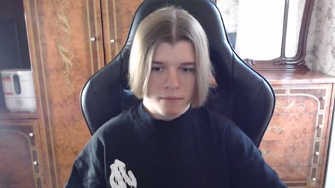 Snapshot of maxplay18 chatting on December 2024 10:17:02 AM Max online show from December 2024 10:17:02 AM