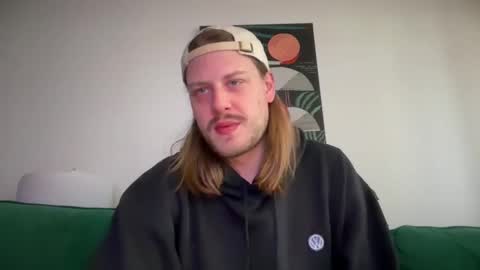 Snapshot of maxwatts95 chatting on January 2026 09:18:02 PM Max Watts online show from January 2026 09:18:02 PM