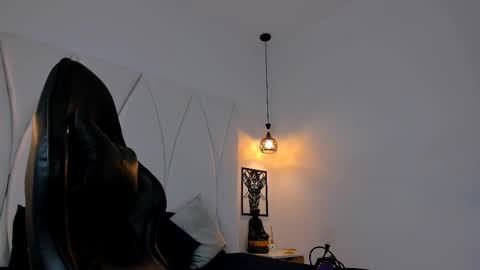 Snapshot of maxwell_dupont chatting on February 2025 09:28:01 PM MAX online show from February 2025 09:28:01 PM