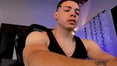 Snapshot of maxwell_dupont chatting on February 2025 09:37:02 PM MAX online show from February 2025 09:37:02 PM