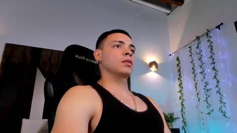 Snapshot of maxwell_dupont chatting on February 2025 10:50:01 PM MAX online show from February 2025 10:50:01 PM