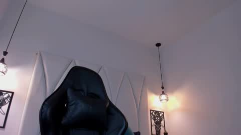 Snapshot of maxwell_dupont chatting on February 2025 07:38:01 PM MAX online show from February 2025 07:38:01 PM