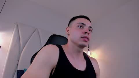 Snapshot of maxwell_dupont chatting on February 2025 10:42:02 PM MAX online show from February 2025 10:42:02 PM