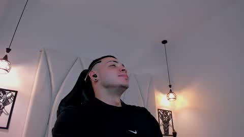 Snapshot of maxwell_dupont chatting on February 2025 07:54:01 PM MAX online show from February 2025 07:54:01 PM