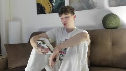 Snapshot of maxwellchik chatting on September 2025 04:01:02 PM maxwellchik online show from September 2025 04:01:02 PM