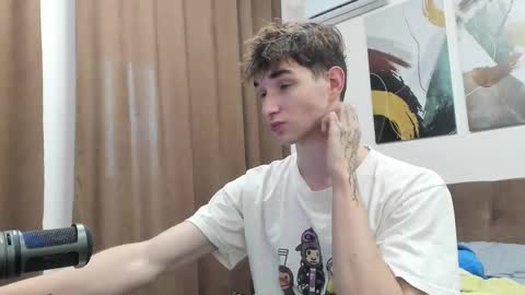 Snapshot of maxwellchik chatting on October 2025 01:30:01 PM maxwellchik online show from October 2025 01:30:01 PM