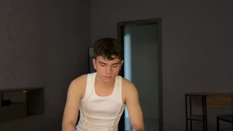 Snapshot of maxwoolf chatting on May 2026 01:39:01 PM Max online show from May 2026 01:39:01 PM
